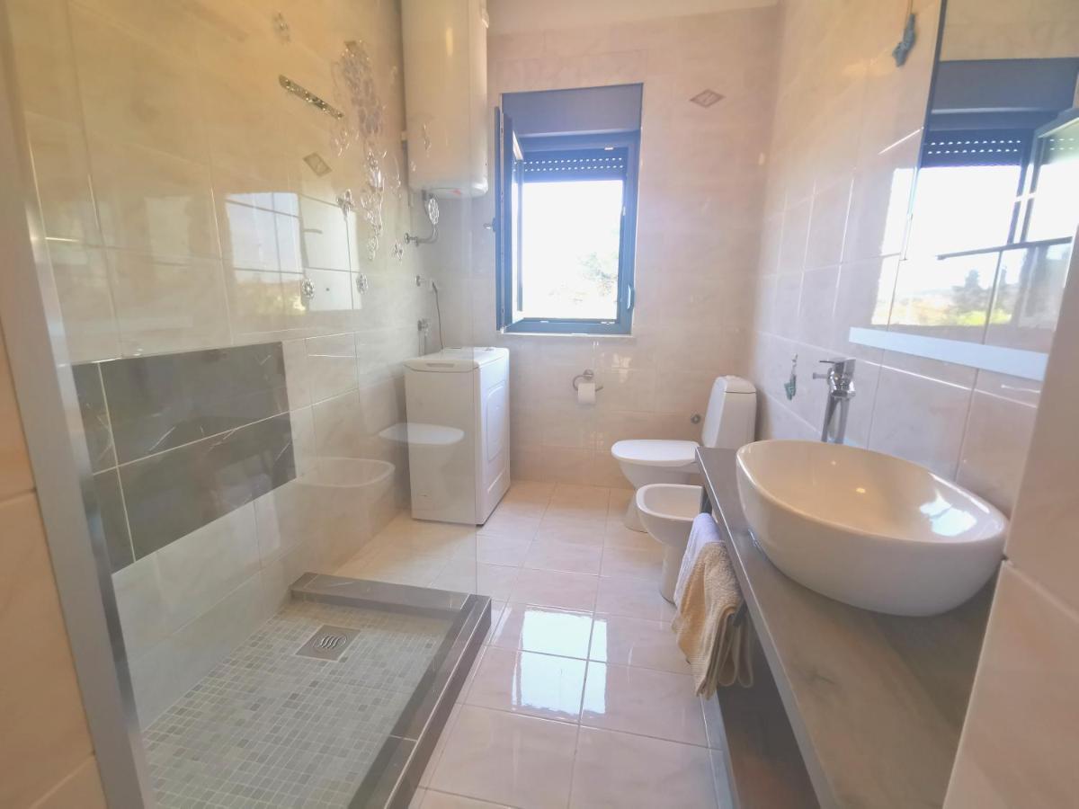 Apartment Pineta With Terrace & Park Wood View بولا المظهر الخارجي الصورة