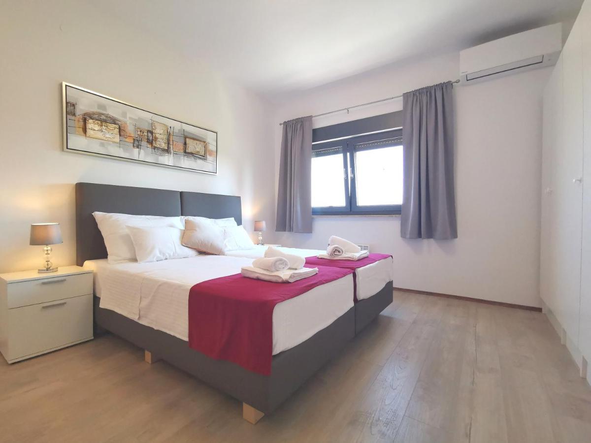 Apartment Pineta With Terrace & Park Wood View بولا المظهر الخارجي الصورة