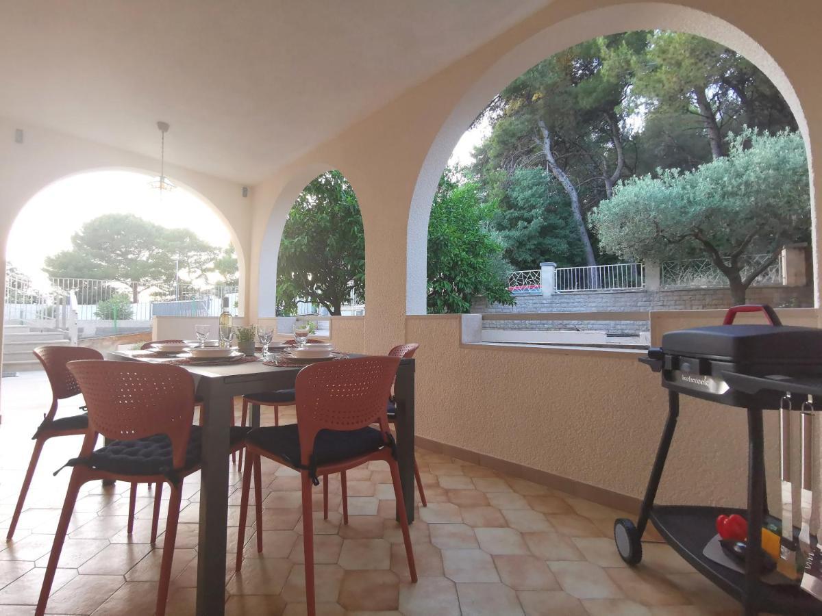 Apartment Pineta With Terrace & Park Wood View بولا المظهر الخارجي الصورة